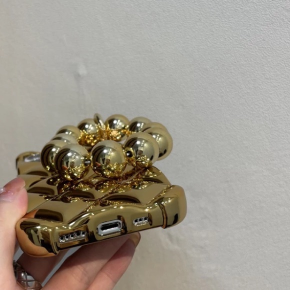 Golden iPhone 12pro phone case - Picture 4 of 8